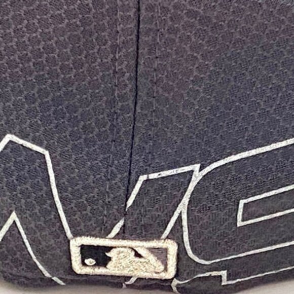 Boston Red Sox 2018 World Series Champs Mesh Ball Cap - Picture 7 of 13